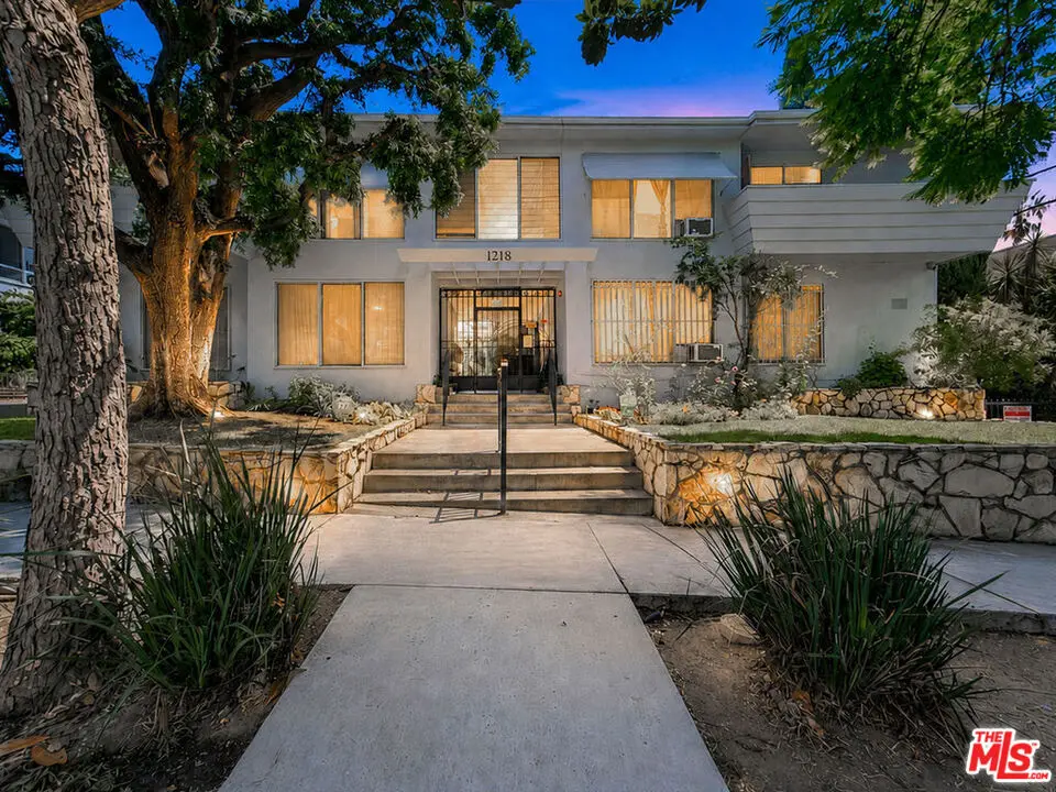 1218 N Laurel Avenue, West Hollywood, CA — listing photo 1