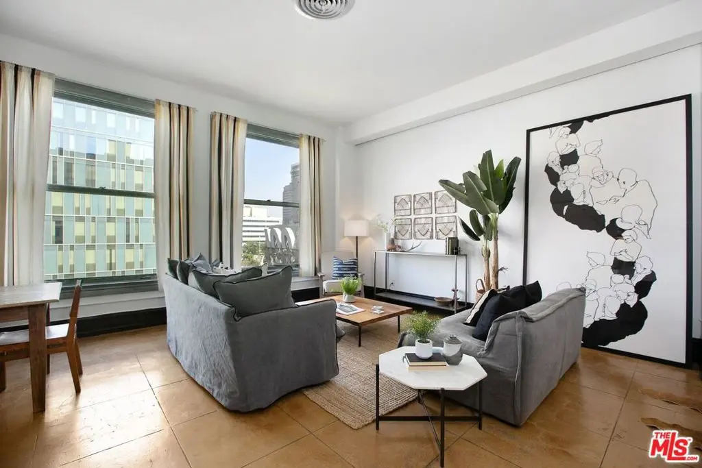 Condominium for rent at 108 W 2nd Street 514, Los Angeles, CA featuring 1 bed and 1 bath