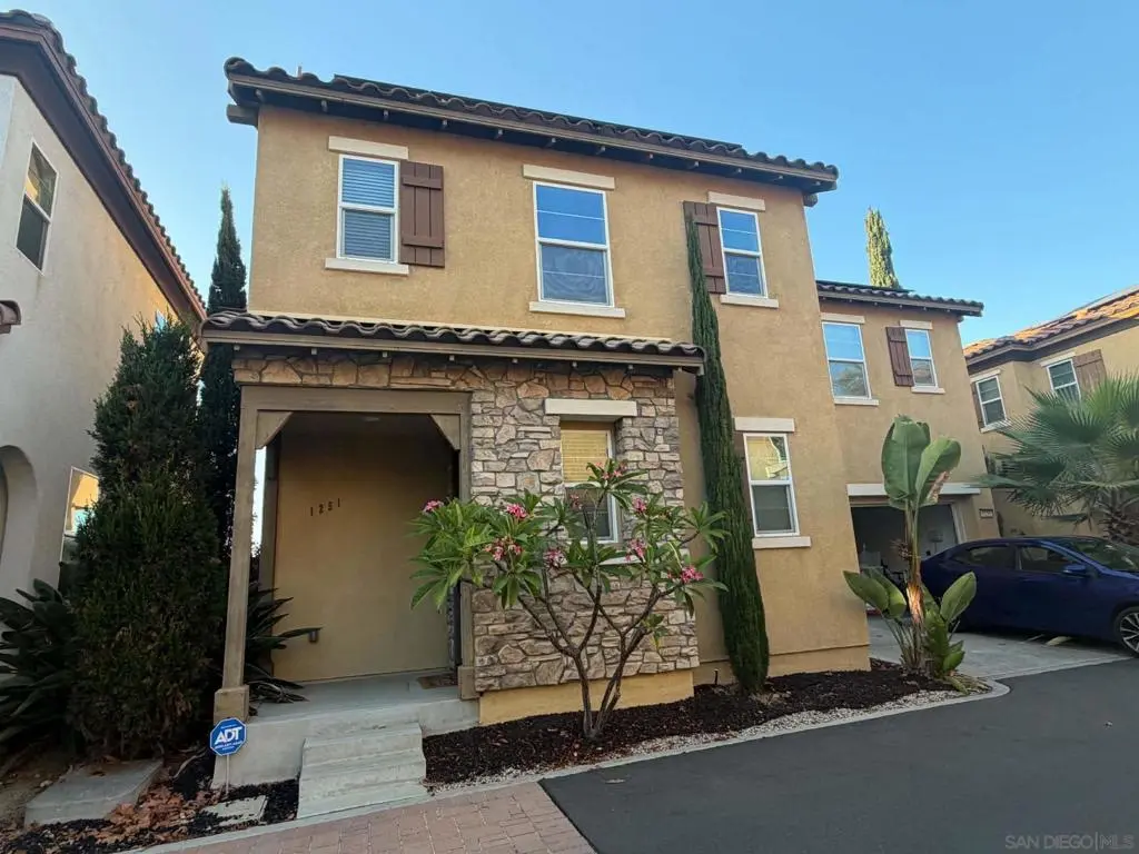 Single Family Residence for rent at 1251 Cathedral Oaks, Chula Vista, CA featuring 3 beds and 3 baths