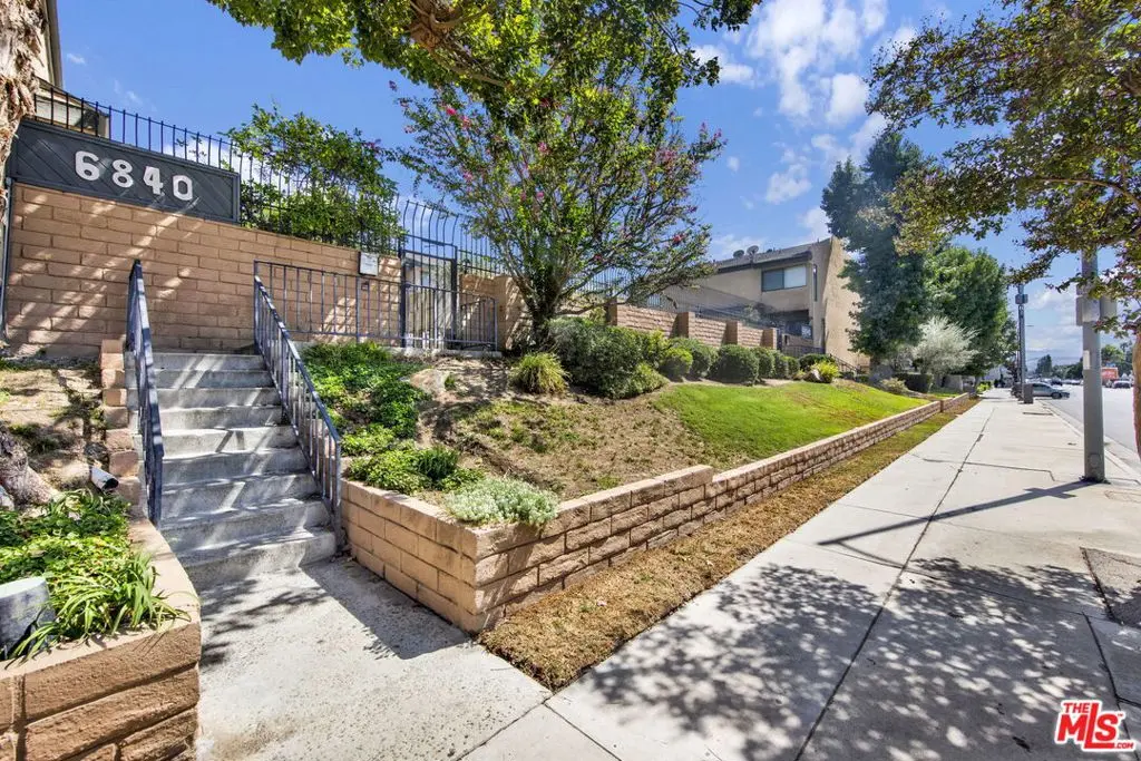 6840 Balboa Boulevard 507, Los Angeles, CA — listing photo 1