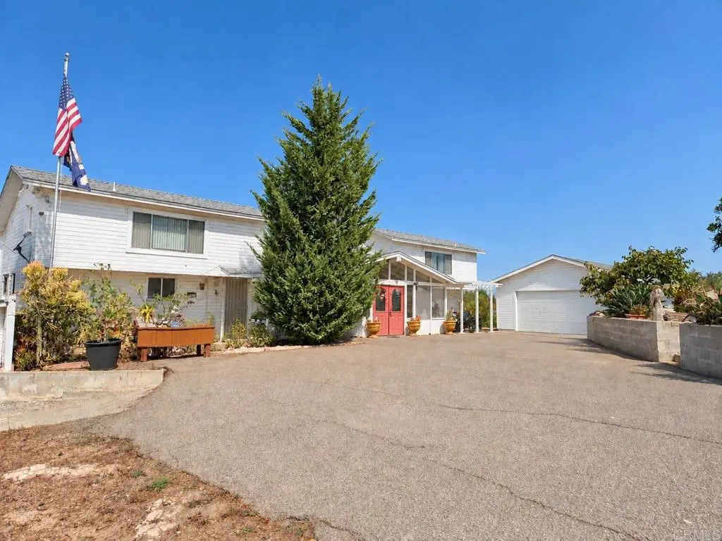 1701 Acacia Lane, Fallbrook, CA — listing photo 1