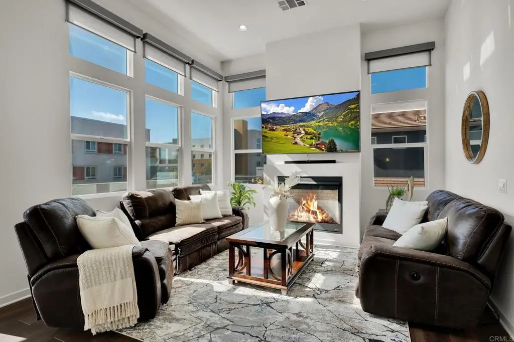 Condominium for sale at 2058 Quartet Loop 3, Chula Vista, CA featuring 3 beds and 2 baths