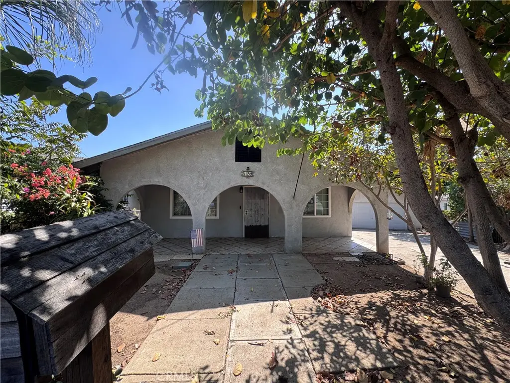 129 N Record, Los Angeles, CA — listing photo 1