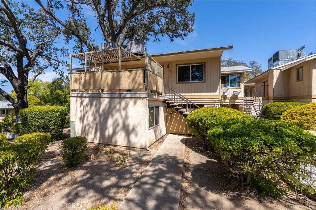 5525 Capistrano, Atascadero, CA — listing photo 1