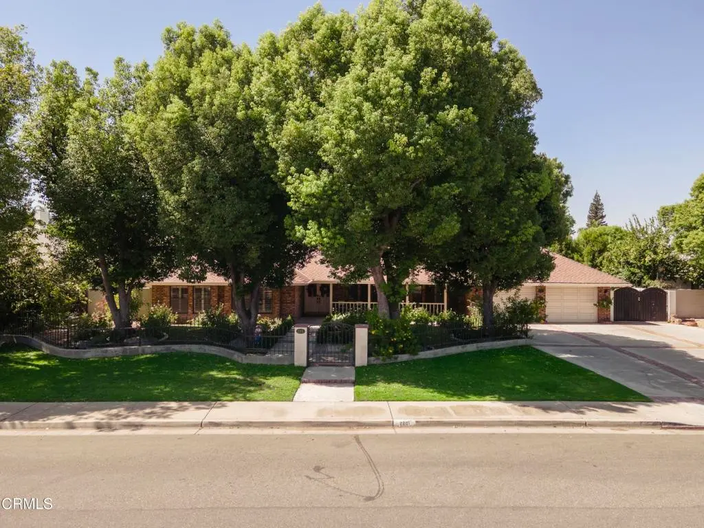 2201 Haggin Oaks Boulevard, Bakersfield, CA — listing photo 1