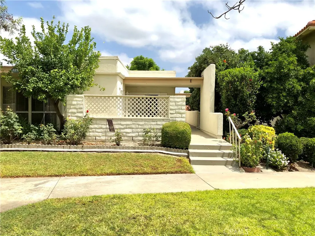 2210 VIA MARIPOSA E D, Laguna Woods, CA — listing photo 1