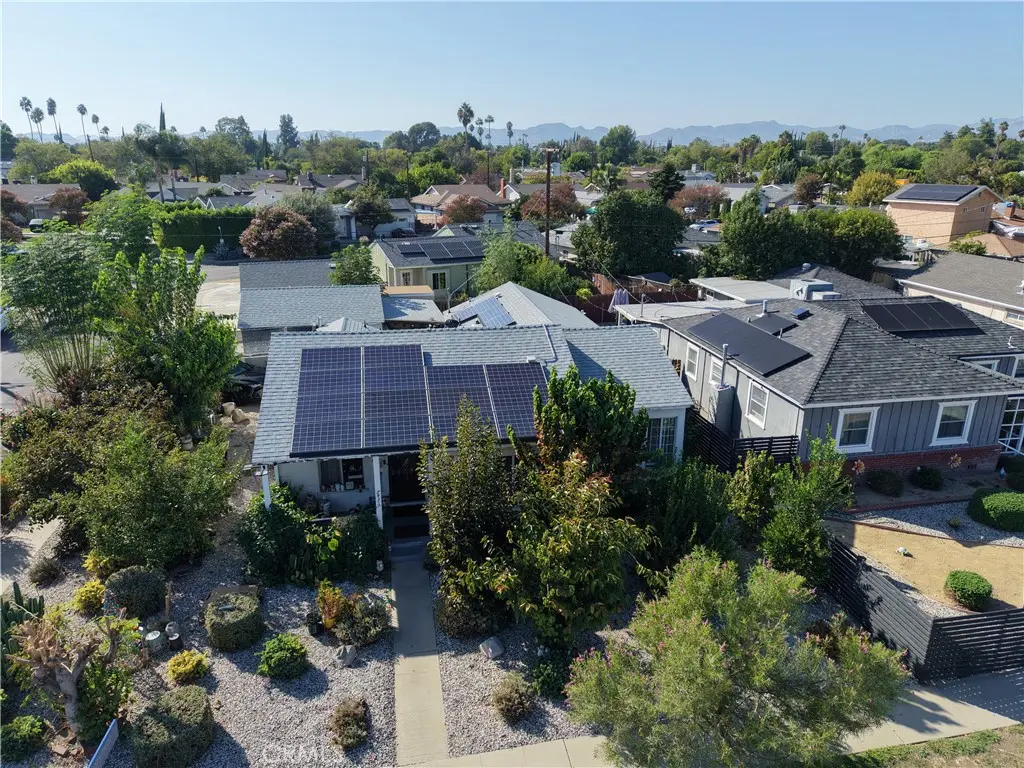 7431 Topeka Drive, Reseda, CA — listing photo 1