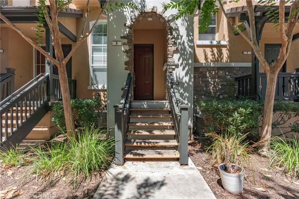 Condominium for rent at 6 Harvest Point, Aliso Viejo, CA featuring 3 beds and 3 baths
