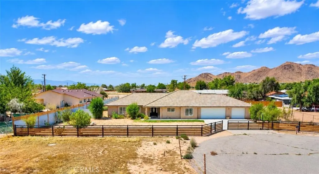15616 Winnebago, Apple Valley, CA — listing photo 1