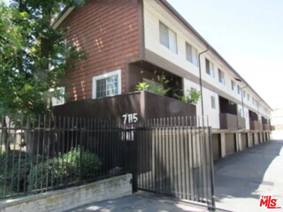 7115 Etiwanda Avenue 18, Reseda, CA — listing photo 1