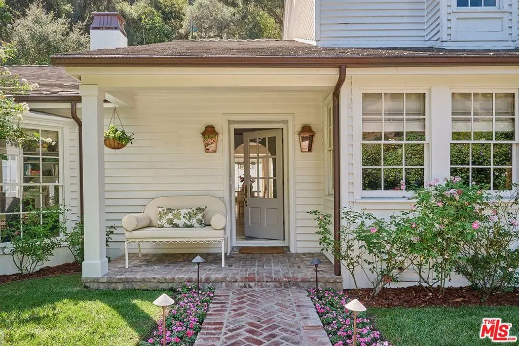 Single Family Residence for sale at 1827 N Beverly Drive, Los Angeles, CA featuring 4 beds and 5 baths
