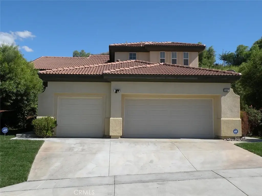 2471 Menlo, San Jacinto, CA — listing photo 1