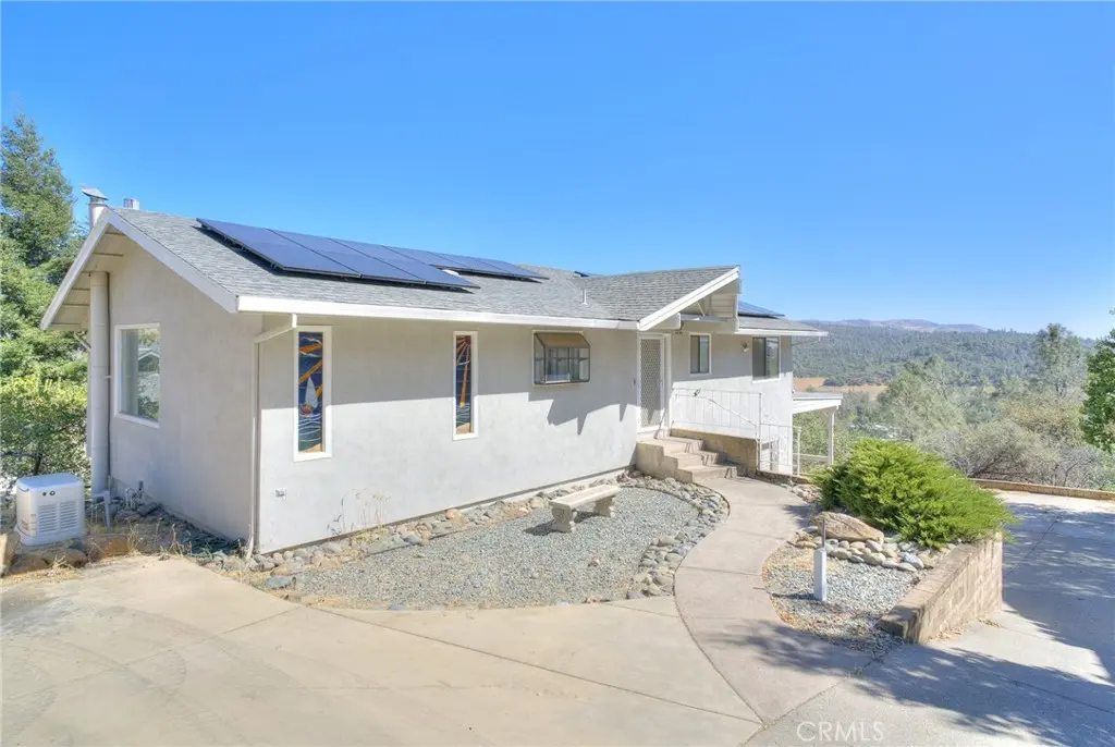 5366 Fall River Court, Oroville, CA — listing photo 1