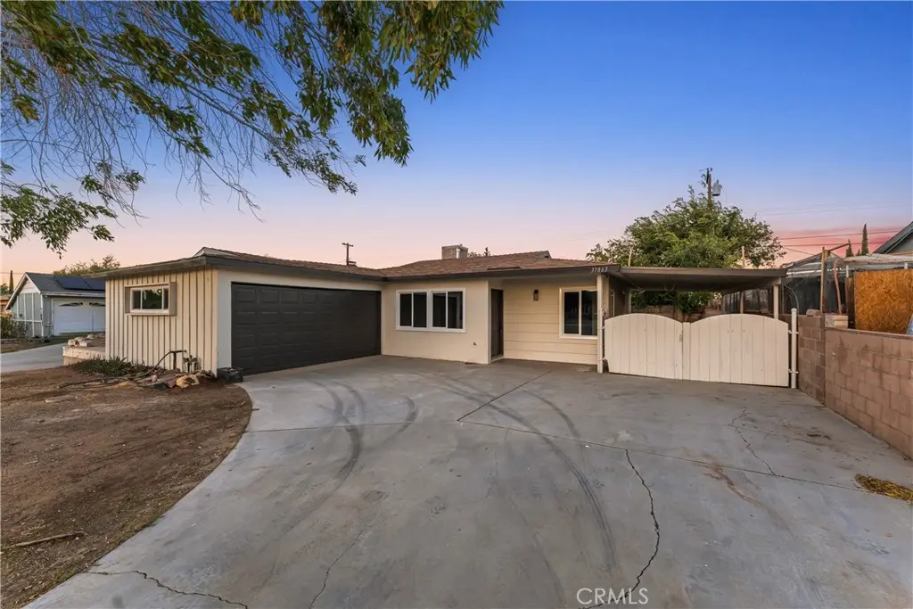 37862 11th E, Palmdale, CA — listing photo 1