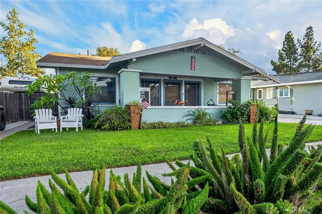 217 W Whiting, Fullerton, CA — listing photo 1