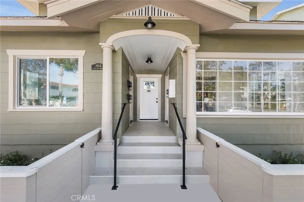 Apartment for rent at 1902 E 2nd, Long Beach, CA featuring 1 bed and 1 bath