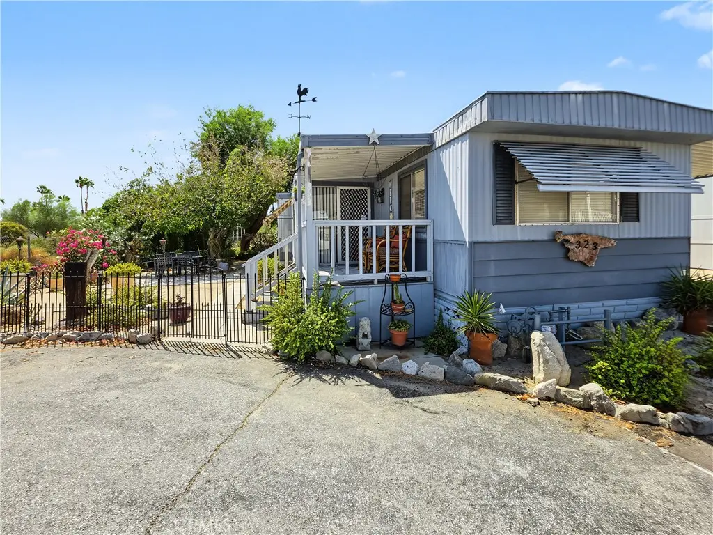 74711 Dillon Road 323, Desert Hot Springs, CA — listing photo 1