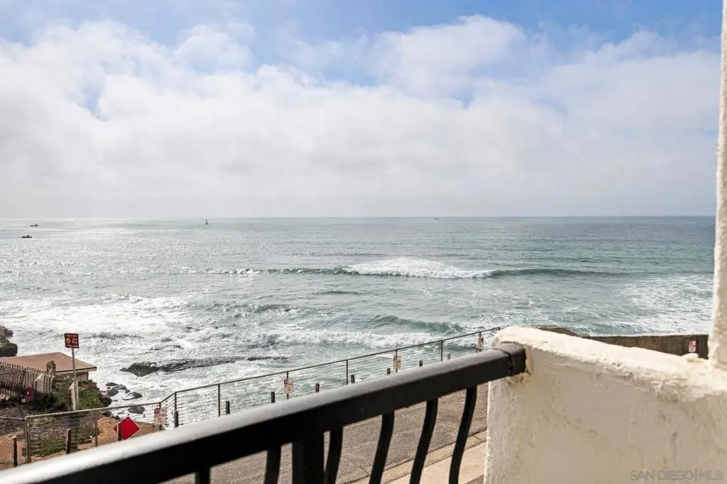 4878 Pescadero 202, San Diego, CA — listing photo 1