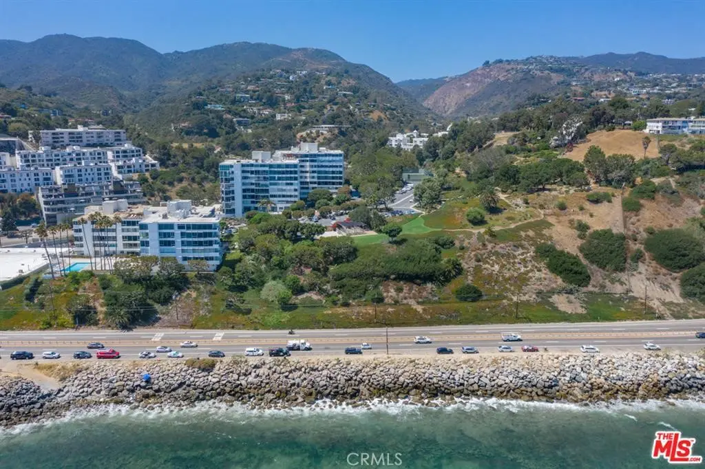 17368 W Sunset 203A, Pacific Palisades, CA — listing photo 1