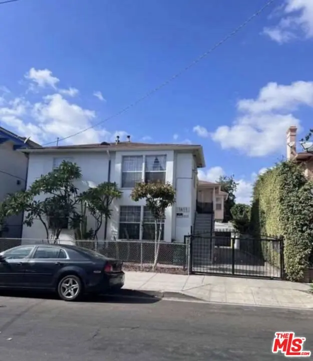 Condominium for rent at 1411 S Bonnie Brae Street, Los Angeles, CA featuring 1 bed and 1 bath