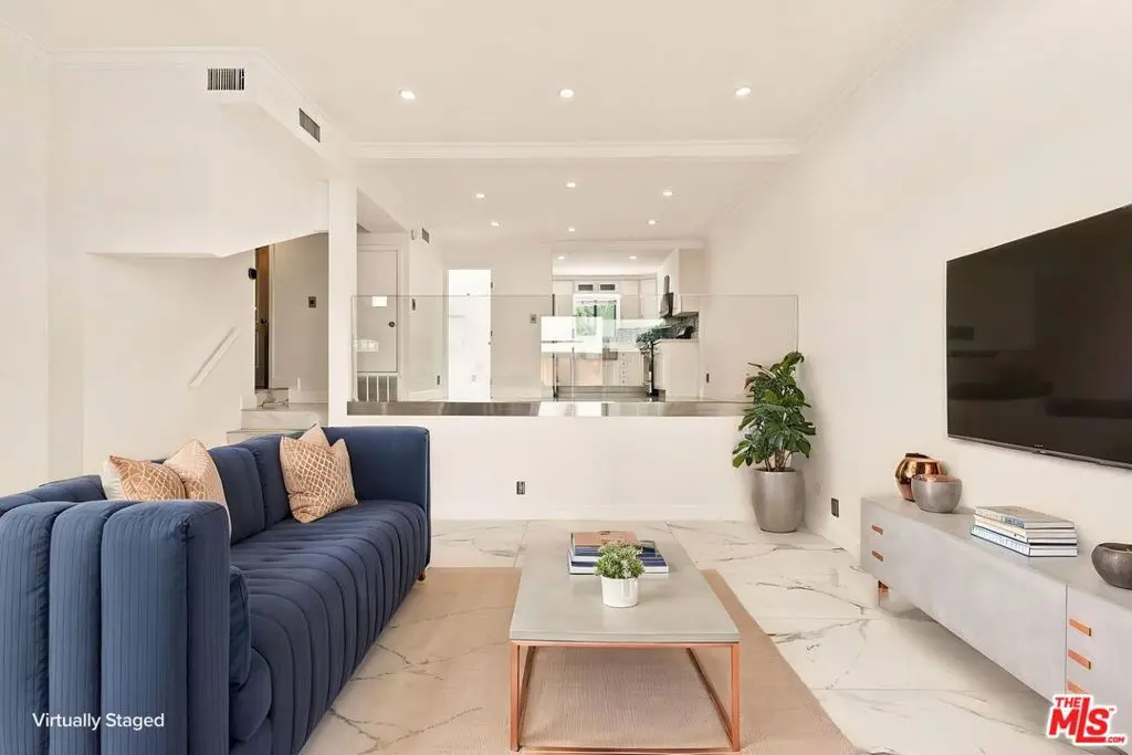 13632 Valerio Street 4, Los Angeles, CA — listing photo 1