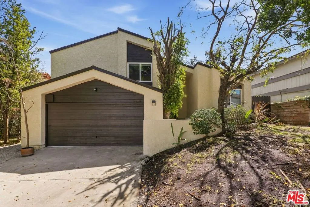 Single Family Residence for rent at 12346 Evensong Drive, Los Angeles, CA featuring 4 beds and 3 baths
