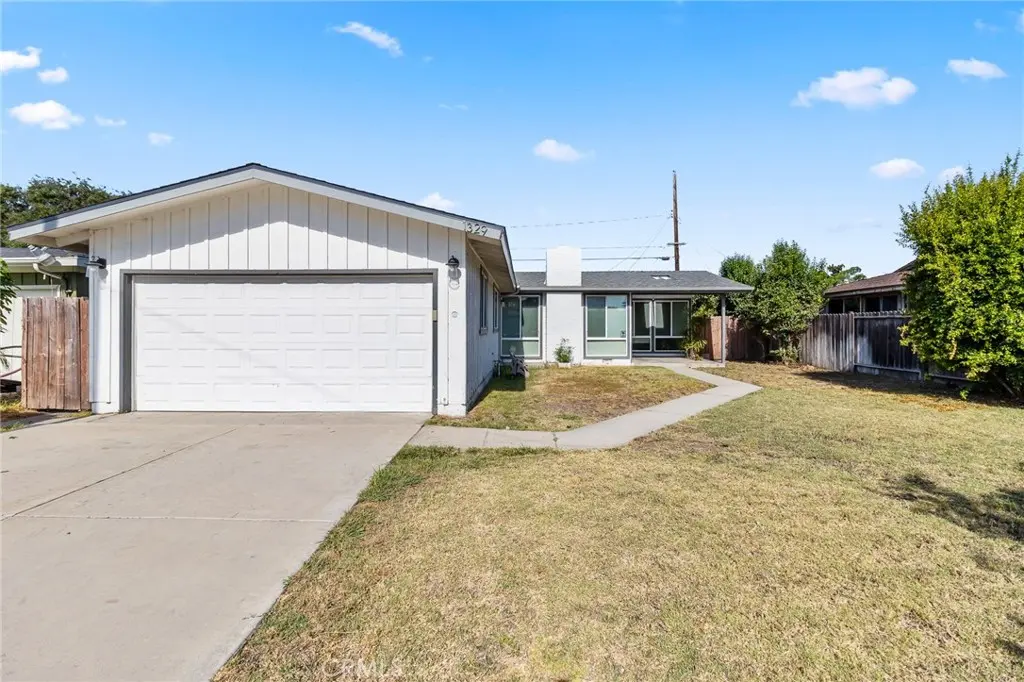 Single Family Residence for rent at 1329 N Maple Street, Anaheim, CA featuring 3 beds and 2 baths