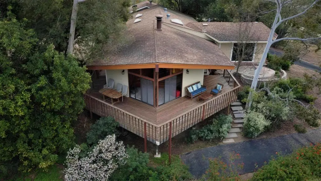 Single Family Residence for sale at 3730 Silverleaf Lane, Vista, CA featuring 3 beds and 3 baths