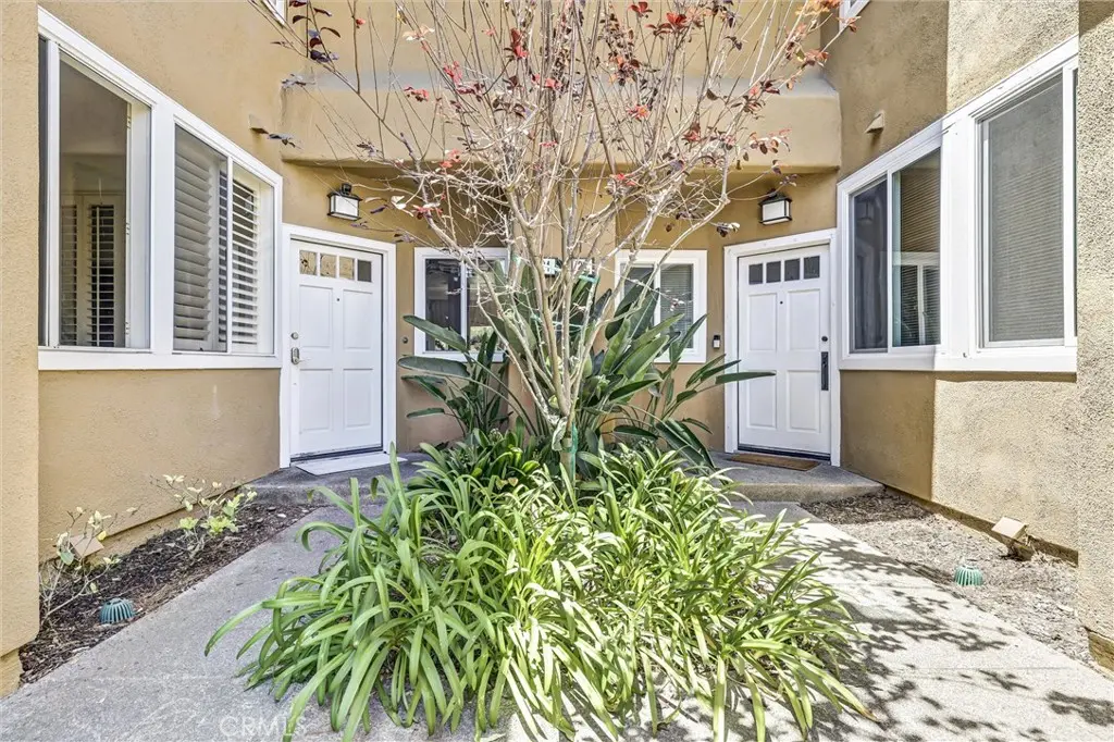 Condominium for rent at 24 Scripps Aisle, Irvine, CA featuring 3 beds and 3 baths