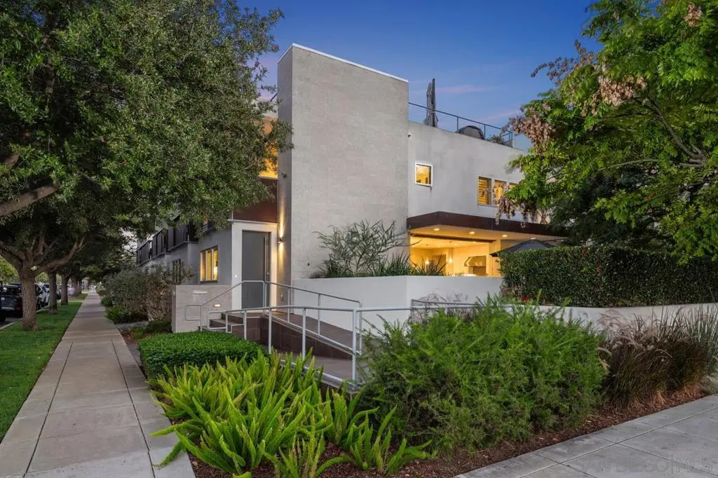 700 7th St, Coronado, CA — listing photo 1