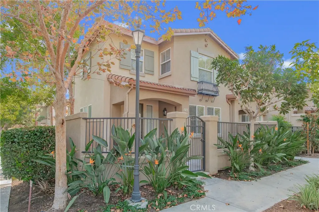 Condominium for rent at 23 Willowdale, Irvine, CA featuring 3 beds and 3 baths