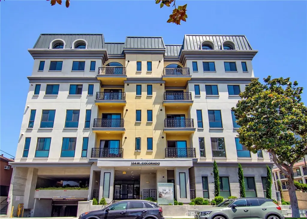 Condominium for rent at 124 W Colorado 502, Glendale, CA featuring 2 beds and 3 baths