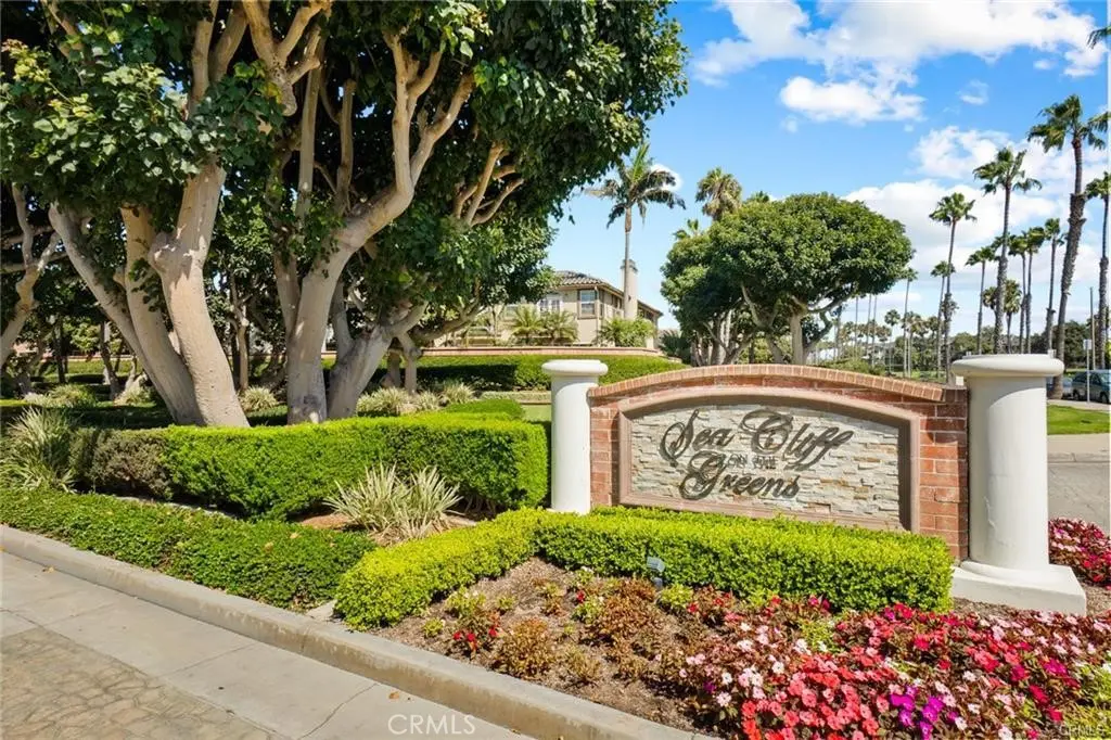 19228 Seabrook Lane, Huntington Beach, CA — listing photo 1