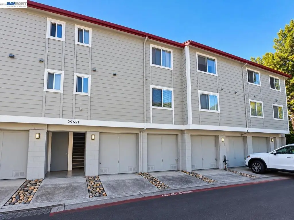 Condominium for sale at 29621 Red Oak Ct 3, Hayward, CA featuring 1 bed and 1 bath