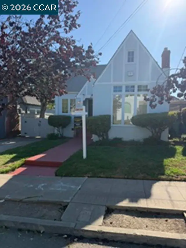 Single Family Residence for sale at 5421 Brann St, Oakland, CA featuring 3 beds and 1 bath