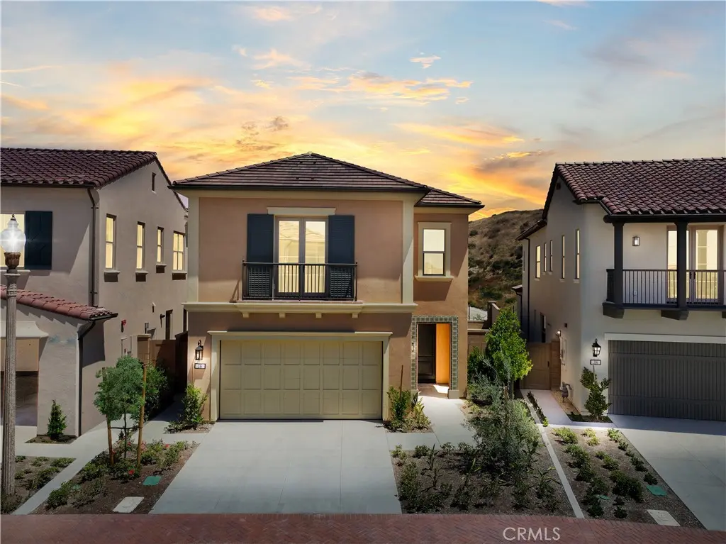 Single Family Residence for rent at 136 Tomahawk, Irvine, CA featuring 4 beds and 4 baths
