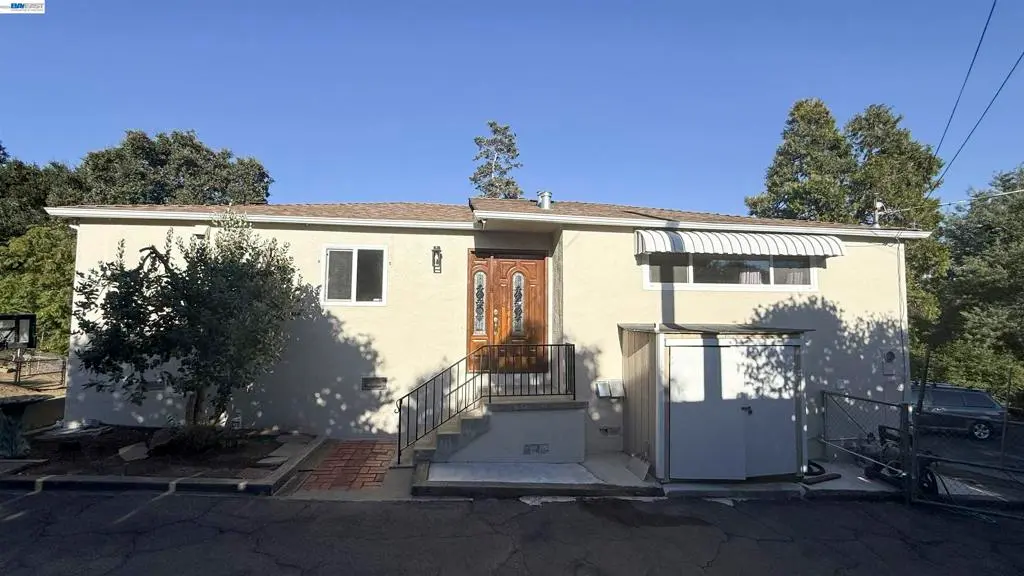 Residential Lease for rent at 3682 Seven Hills Road, Castro Valley, Alameda County, CA featuring 3 beds and 2 baths