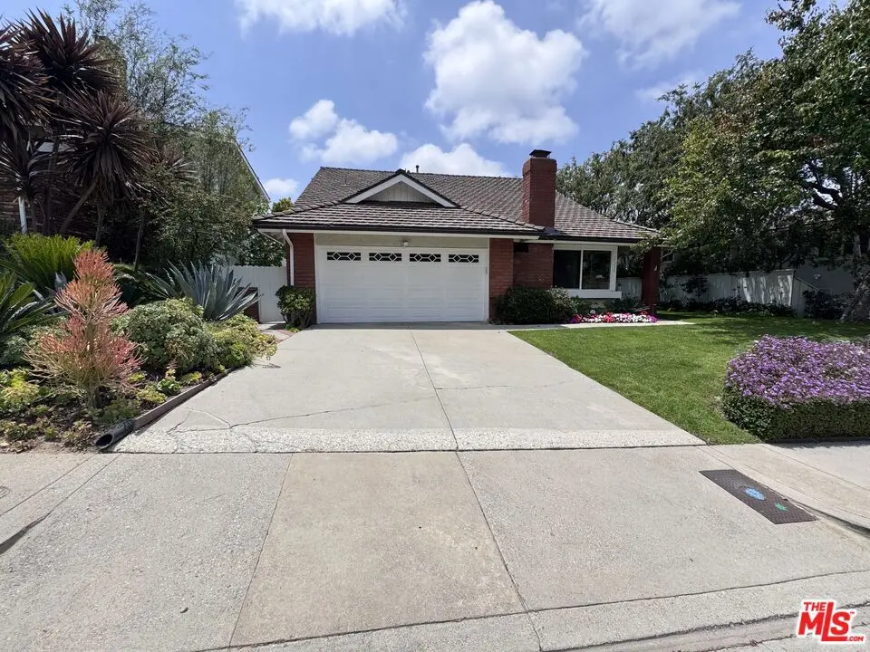 17230 Avenida De La Herradura, Pacific Palisades, CA — listing photo 1