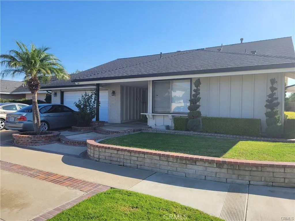 16412 Wishingwell, Huntington Beach, CA — listing photo 1