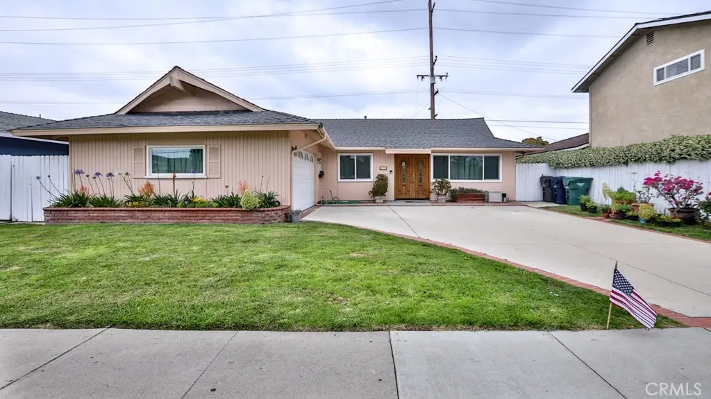 6631 Walton Dr, Huntington Beach, CA — listing photo 1