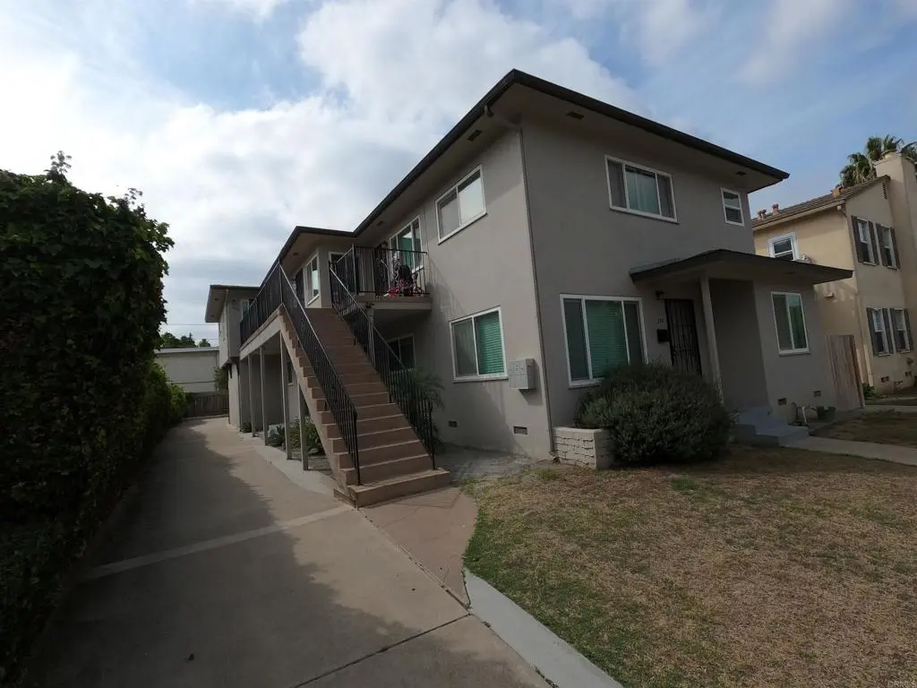 Apartment for rent at 378 Park Way Street B, Chula Vista, CA featuring 2 beds and 1 bath