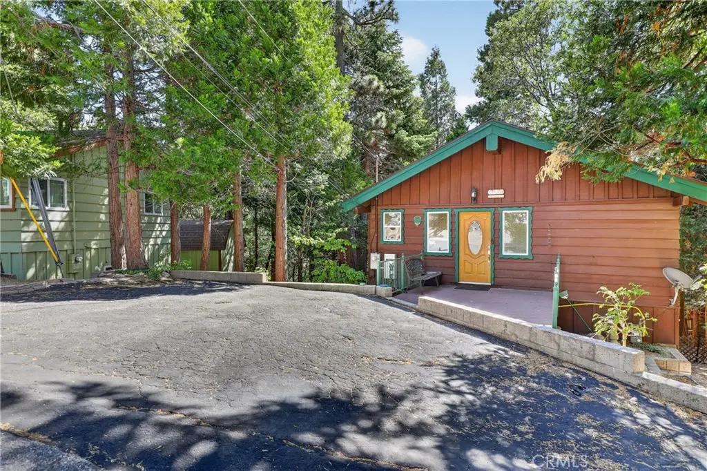 1147 Jungfrau Drive, Crestline, CA — listing photo 1
