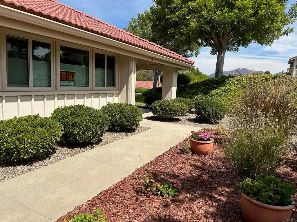 Condominium for rent at 17463 Plaza Abierto 29, San Diego, CA featuring 2 beds and 1 bath