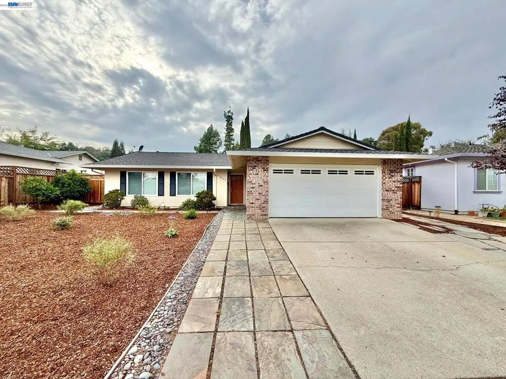 Single Family Residence for sale at 8525 Ousley Dr, Gilroy, CA featuring 3 beds and 2 baths