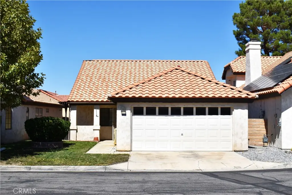 19270 Pine Way, Apple Valley, CA — listing photo 1