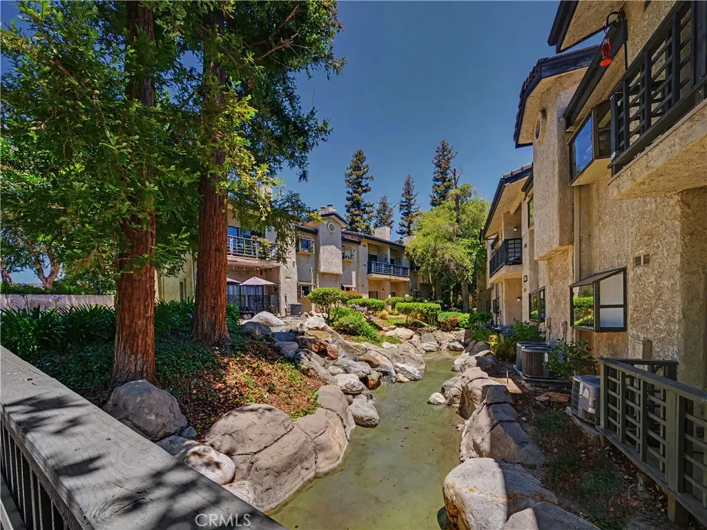 Condominium for rent at 5738 Skyview Way B, Agoura Hills, CA featuring 2 beds and 1 bath