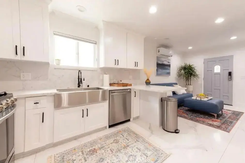 Apartment for rent at 1349 N Formosa Avenue A, Los Angeles, CA and 1 bath