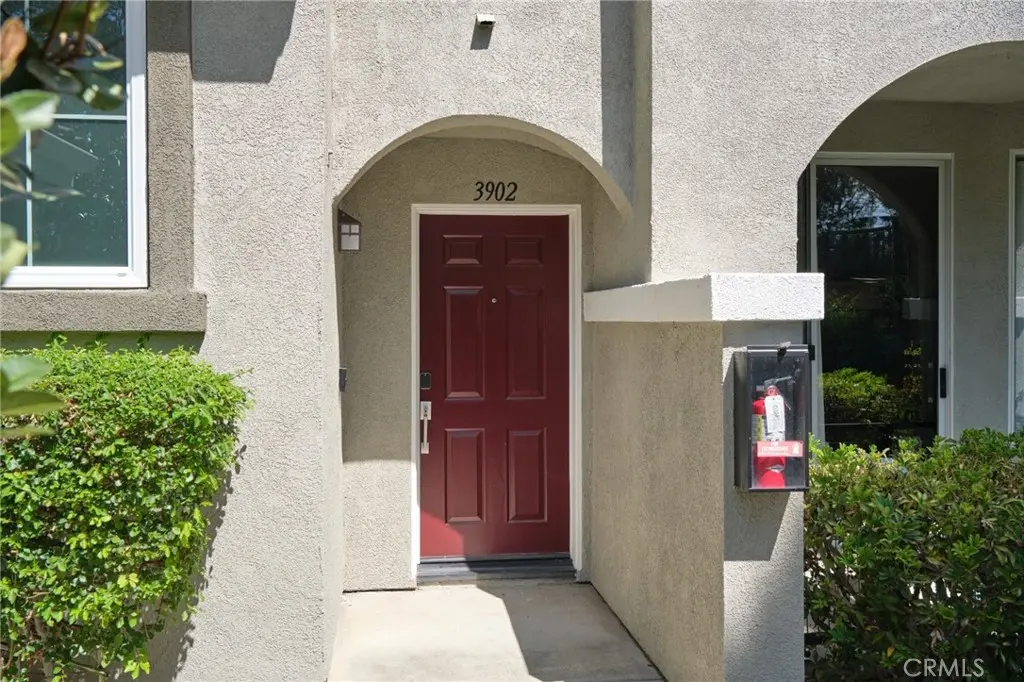 Townhouse for rent at 3902 Orangewood, Irvine, CA featuring 1 bed and 2 baths