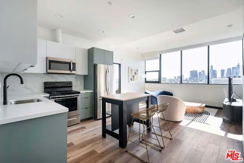 Condominium for rent at 2500 Wilshire Boulevard 1008, Los Angeles, CA and 1 bath