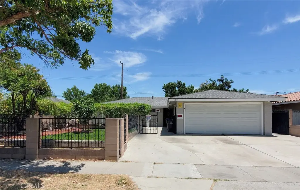 1217 S HURON, Santa Ana, CA — listing photo 1